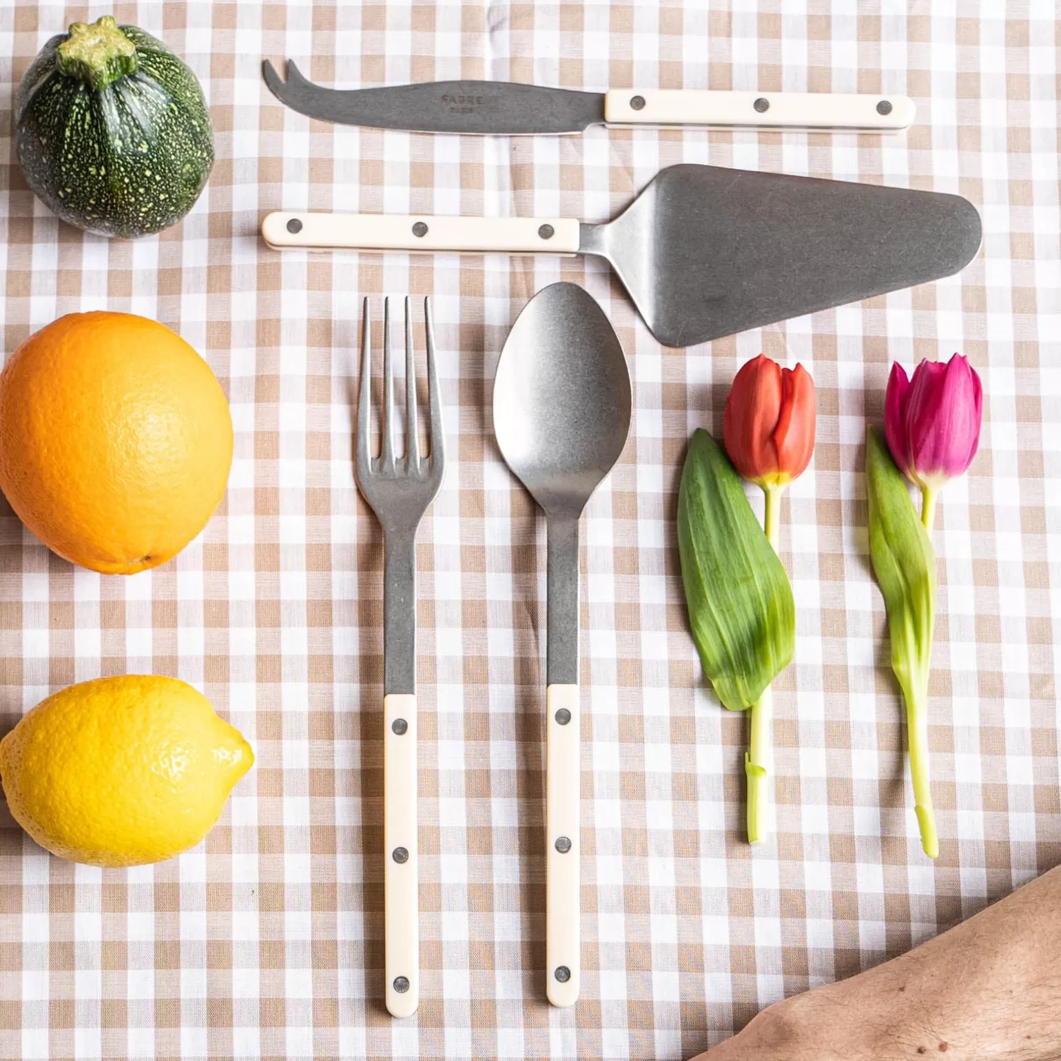 Set Les Essentiels - Ensemble De 4 Couverts De Service<Sabre Paris Bistrot Vintage Uni, Ivoire